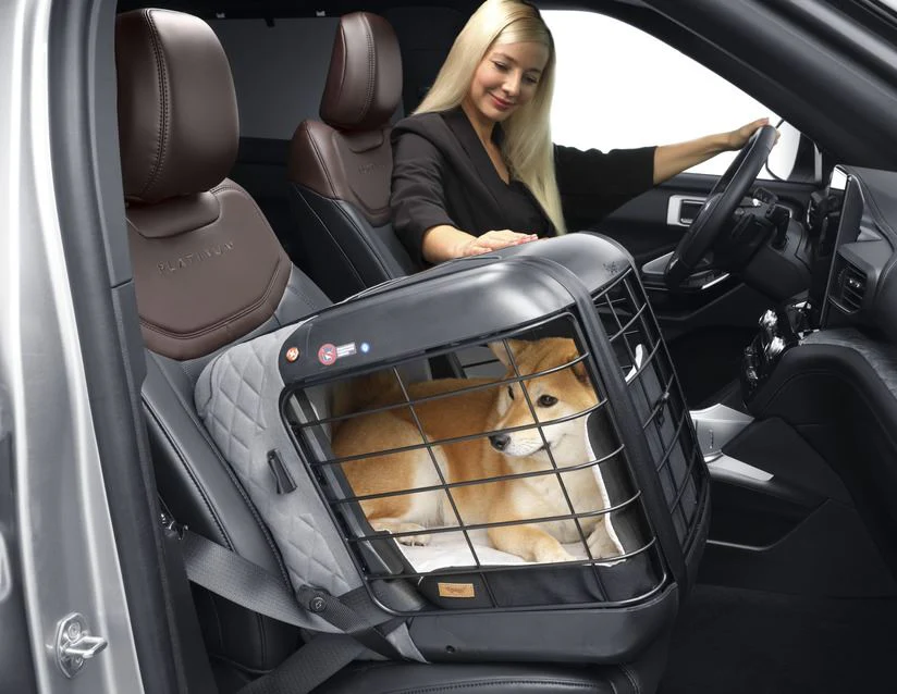 4pets®* Jaula de transporte Caree para perros y gatos, se fija de forma segura al asiento de cualquier pasajero, en color gris frío. - Image 17