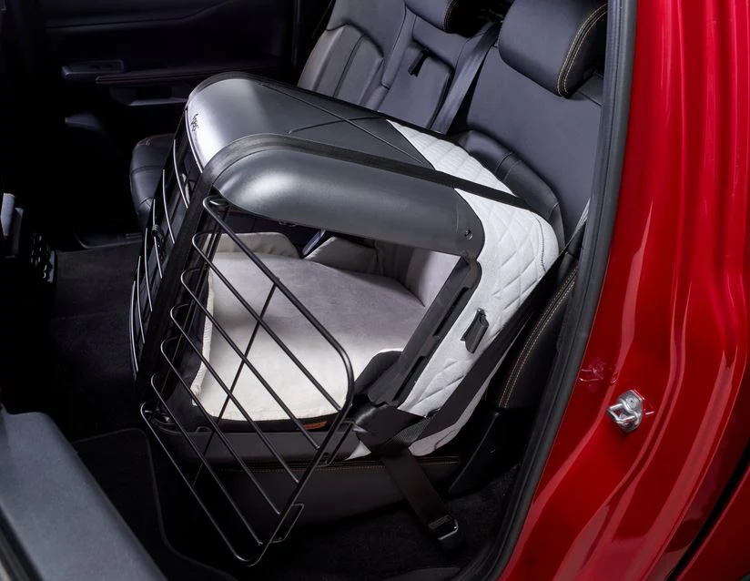 4pets®* Jaula de transporte Caree para perros y gatos, se fija de forma segura al asiento de cualquier pasajero, en color gris frío. - Image 18