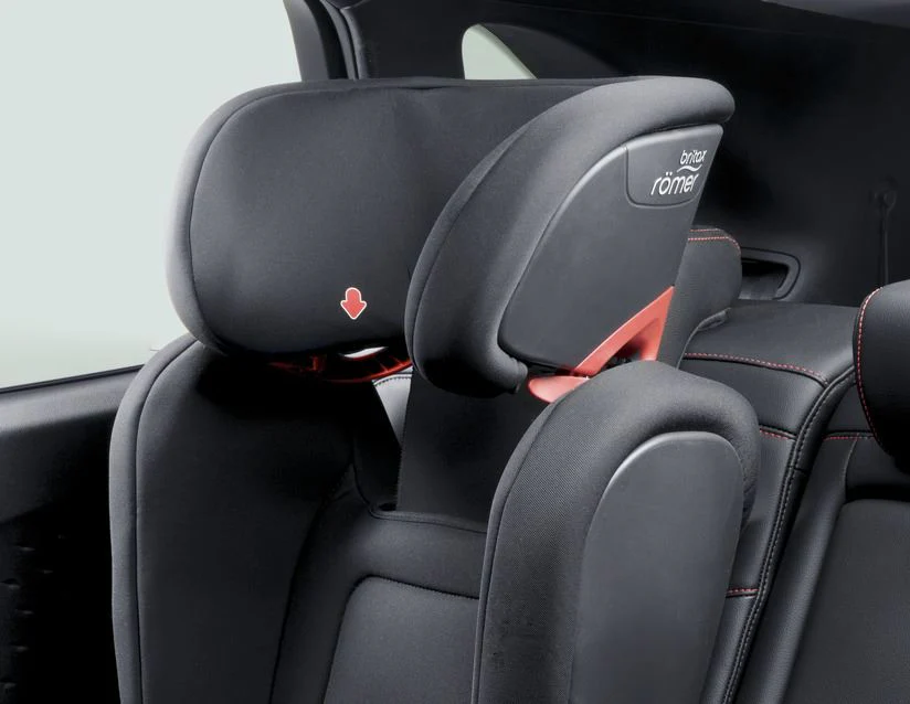 Britax Römer® Asiento infantil Kidfix II R, con respaldo desmontable. - Image 4