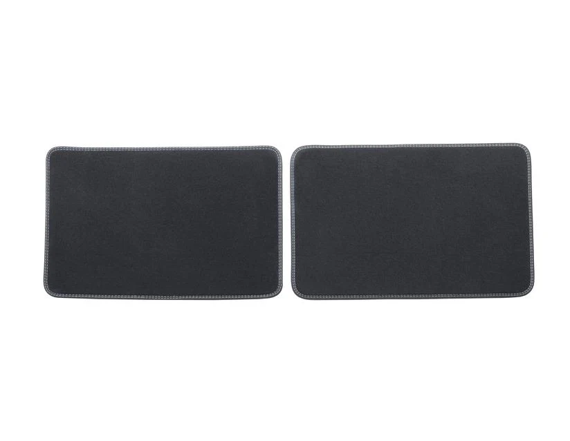 FOCUS ALFOMBRILLAS DE TERCIOPELO PREMIUM TRASERAS, EN COLOR NEGRO CON COSTURA EN COLOR GRIS.