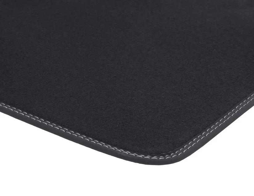 FOCUS ALFOMBRILLAS DE TERCIOPELO PREMIUM TRASERAS, EN COLOR NEGRO CON COSTURA EN COLOR GRIS. - Image 4