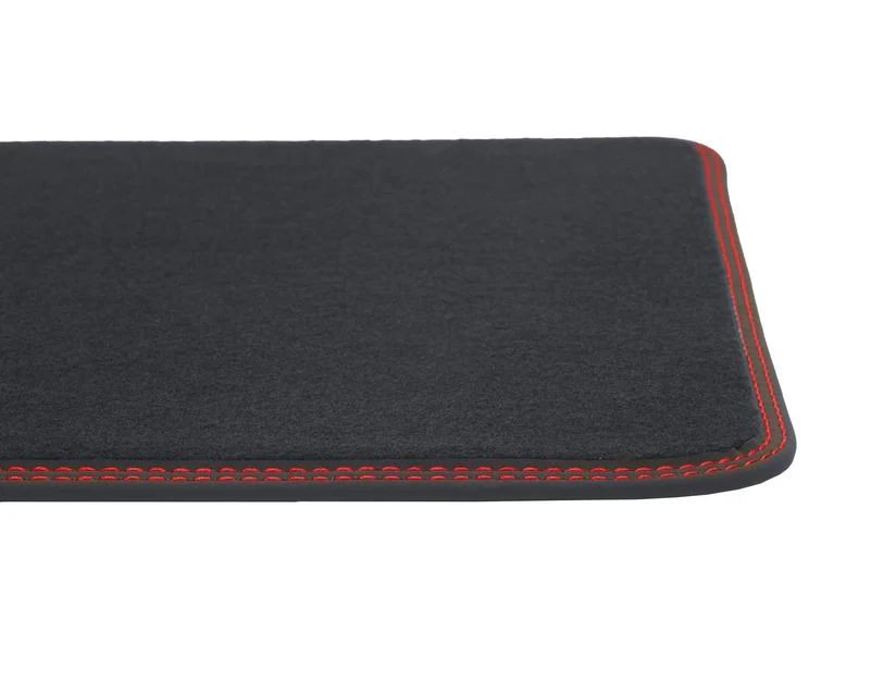 Focus Alfombrillas de terciopelo premium traseras, en color negro con costura en color rojo. - Image 10