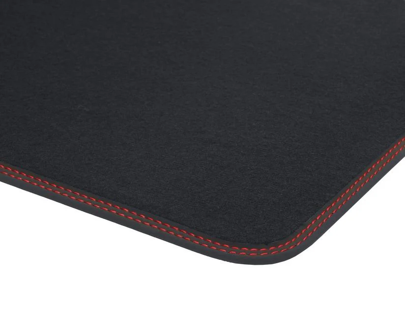 Focus Alfombrillas de terciopelo premium traseras, en color negro con costura en color rojo. - Image 9