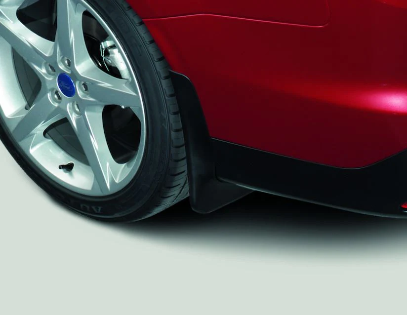 FOCUS GUARDABARROS CON ACCESORIO 4 PUERTAS., DESDE 01/2011 HASTA 07/2015