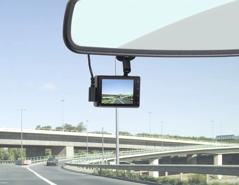 Garmin®* Cámara para salpicadero Dash Cam 66W. - Image 2