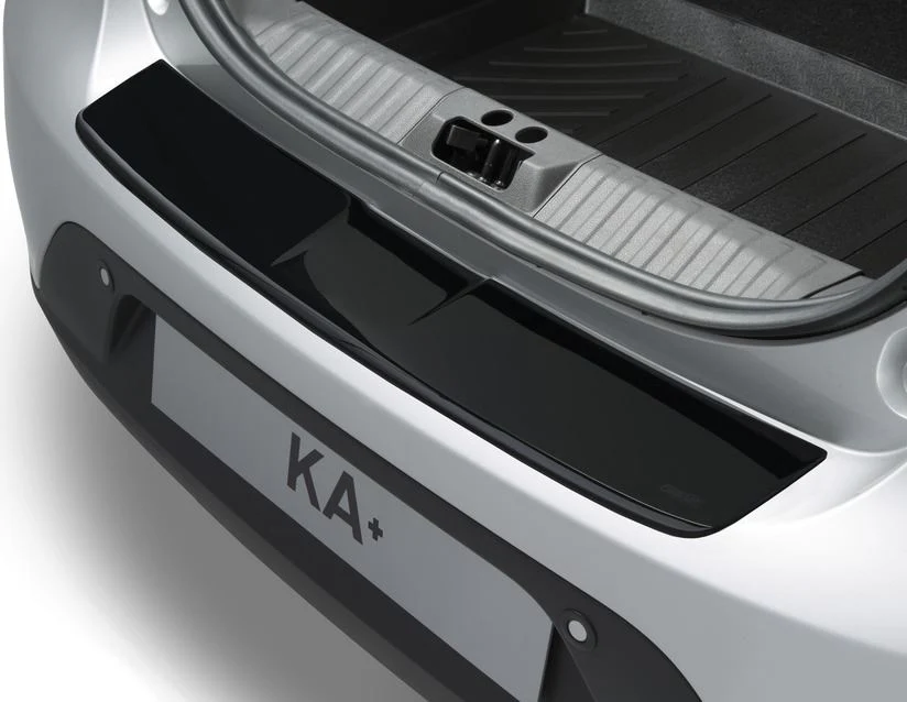 KA+ ClimAir®* Lámina protectora de paragolpes trasero en color negro brillante.