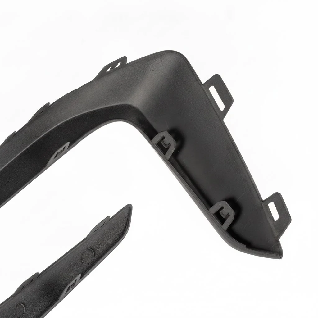Moldura de barra de parachoques delantero IZQ imprimada Kuga 2020+ - Image 4