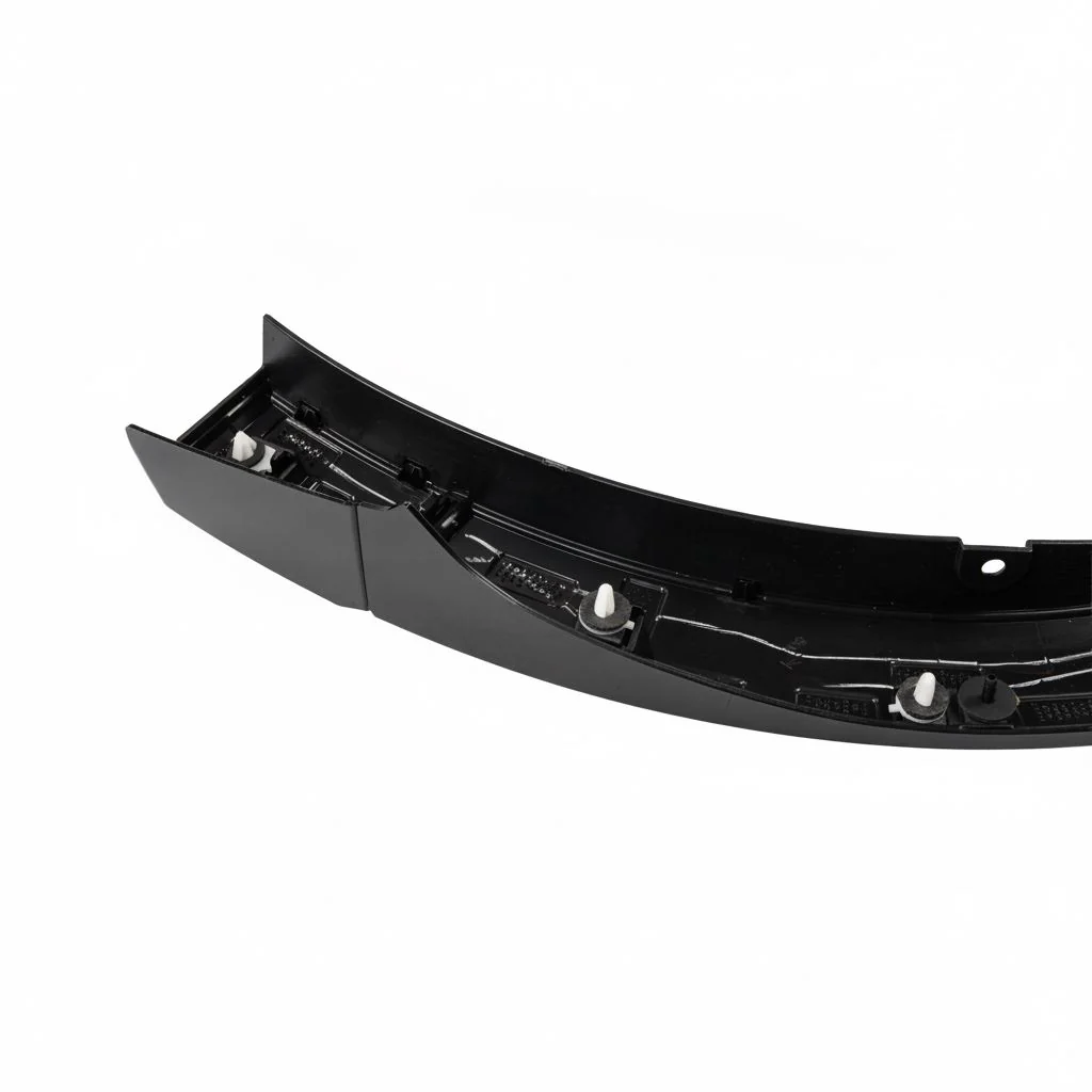 Moldura paso rueda trasera negra IZQ Mustang Mach-E 2020+ - Image 5