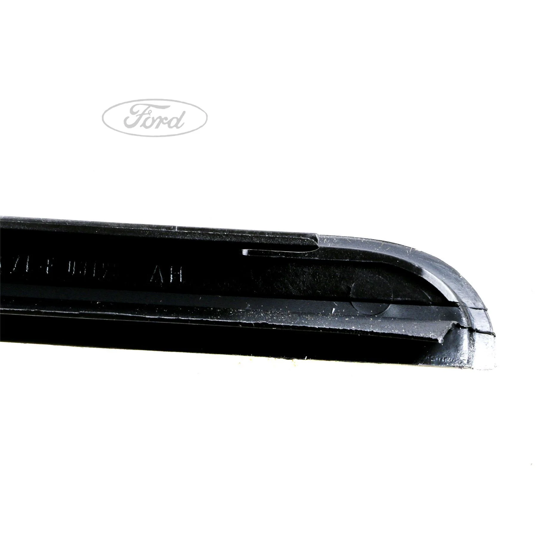 Ford Mondeo 2001-2007 Moldura Parabrisas Izquierdo Negra 1305443 - Image 4