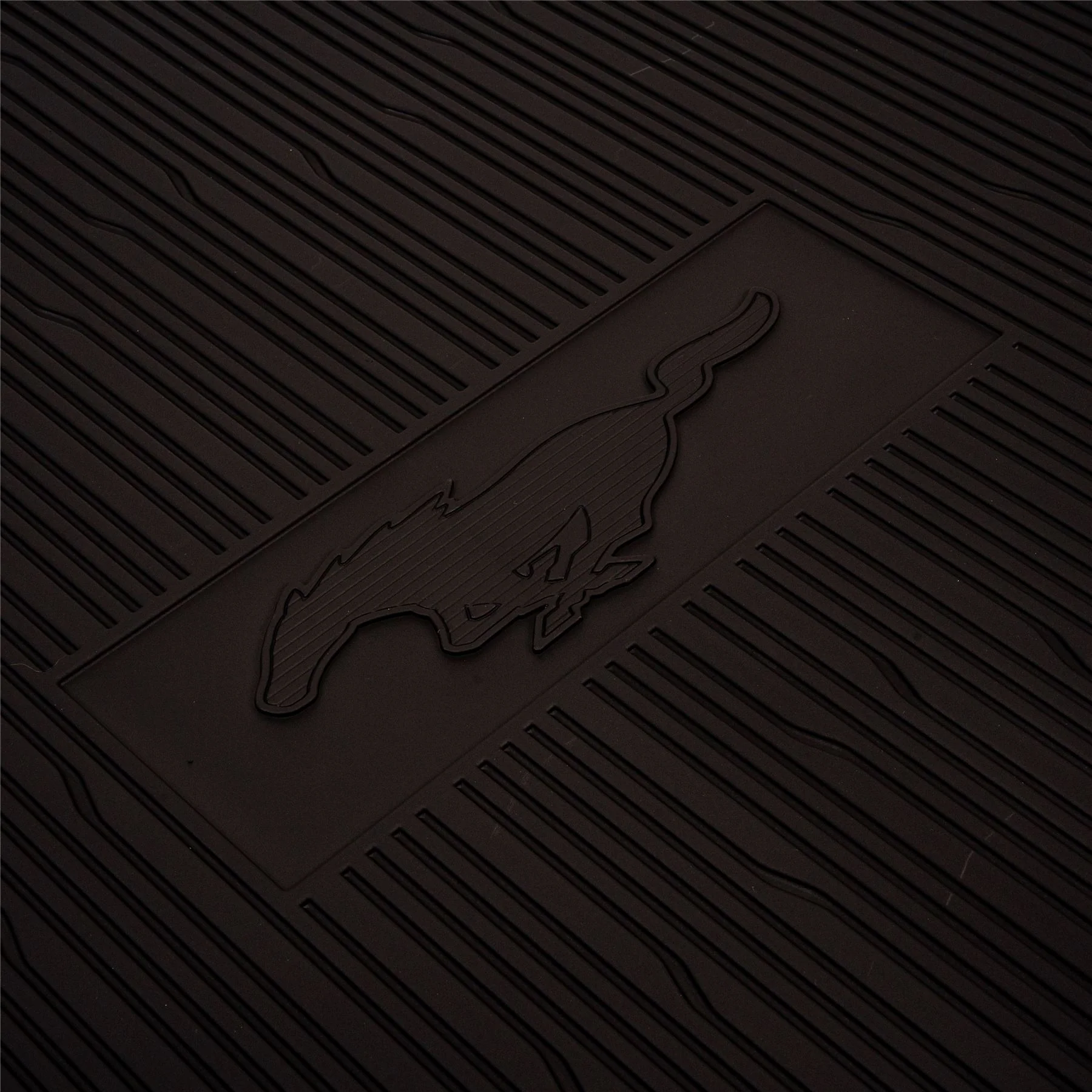 MustangMachE Alfombra antideslizante para maletero - Image 4