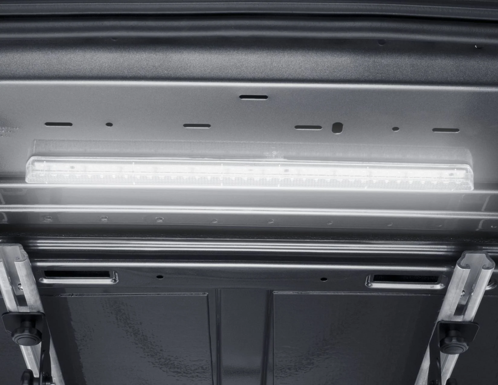 Navco* Luz LED interior para el techo del área de carga. - Image 3