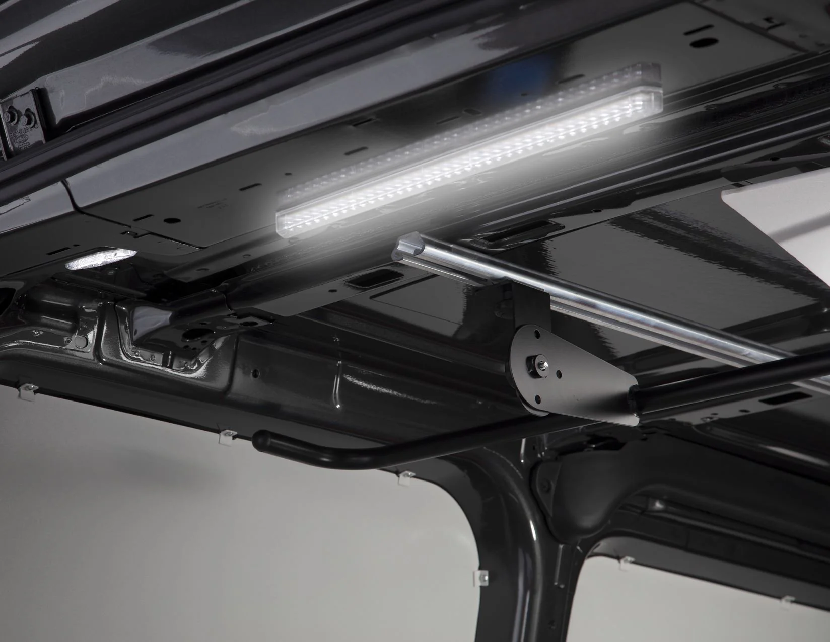 Navco* Luz LED interior para el techo del área de carga. - Image 9