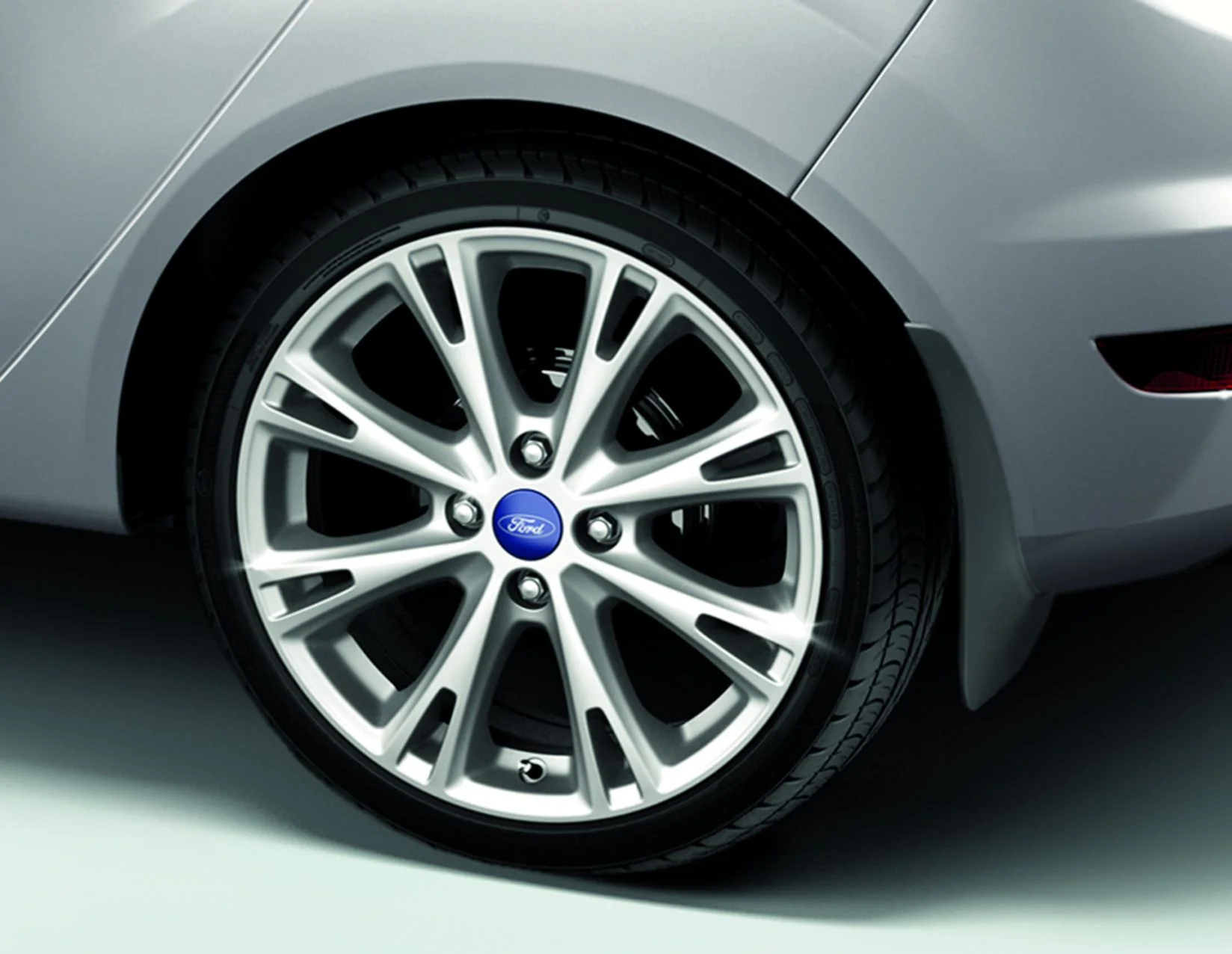 Original Ford Fiesta Mk7 Mk8 2008-2019 Kit de guardabarros traseros Splash Guard 1531632