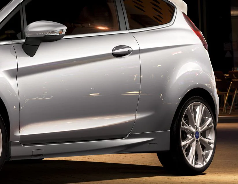 Original Ford Fiesta 11/2012-06/2017 Faldón lateral para lado izquierdo. - Image 2