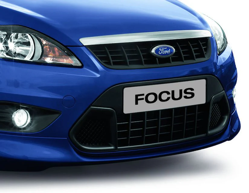 Original Ford Focus 01/2008-12/2010 Faldón delantero - Image 2