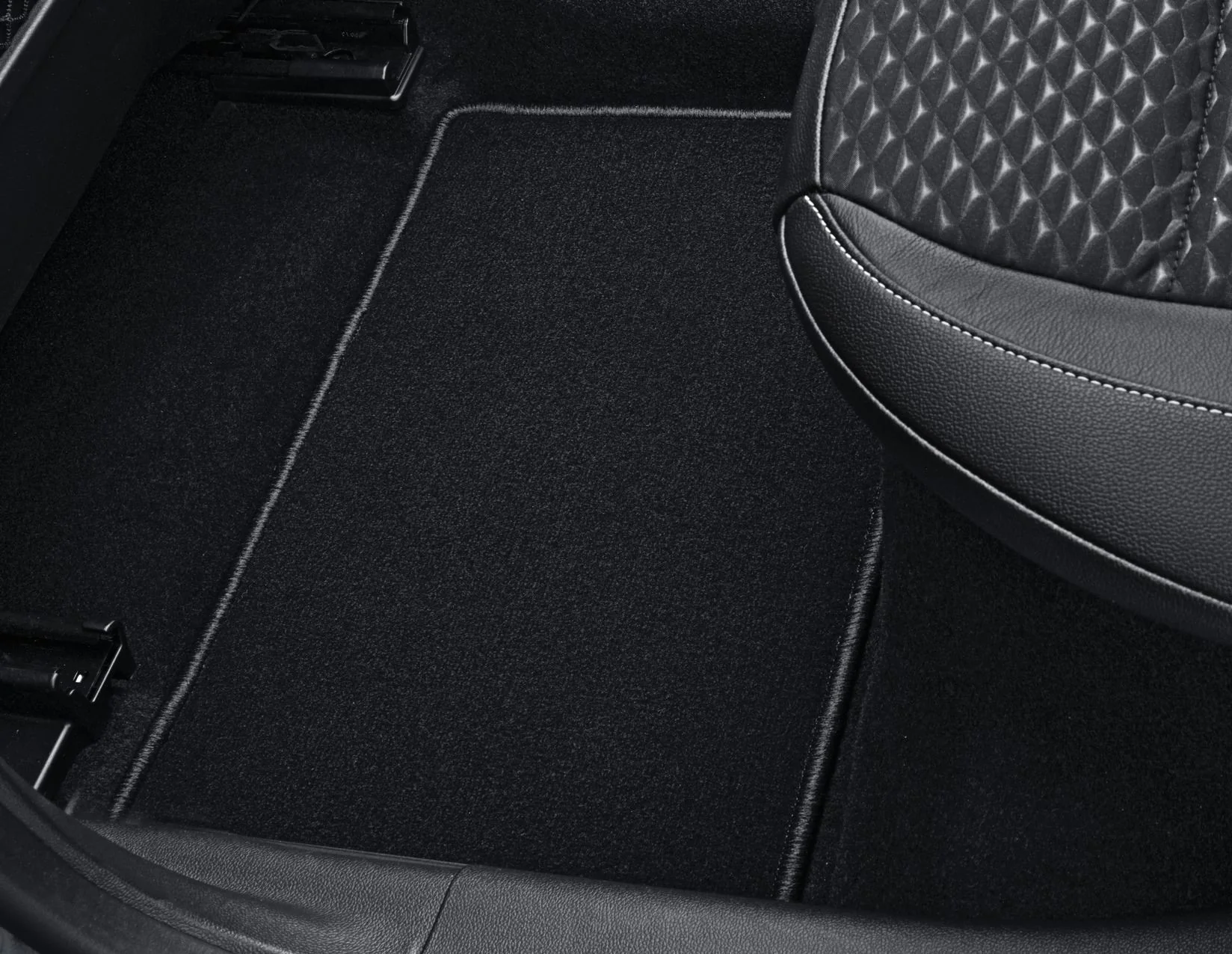Original Ford Focus Mk4 2018+ Juego de alfombrillas contorneadas de velour negras 2183958