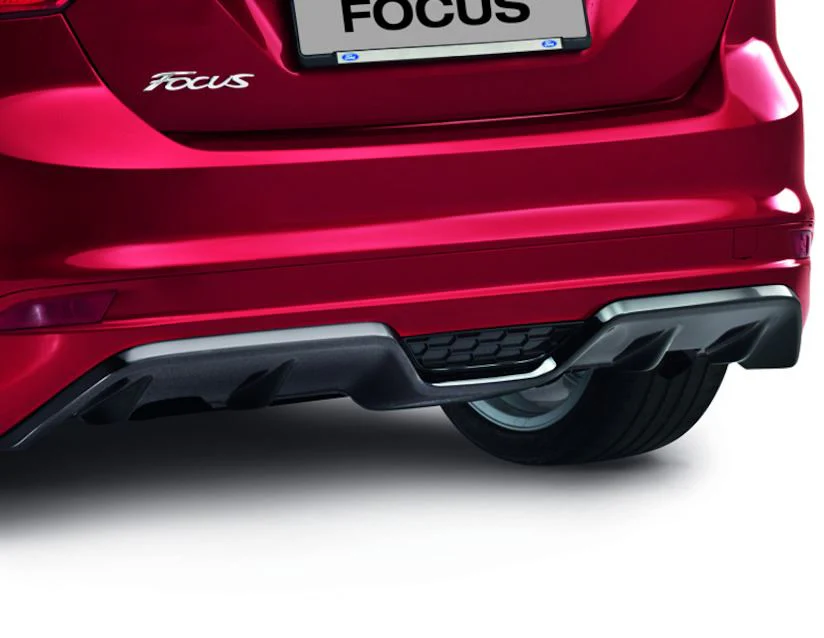 Original Ford Focus Faldón paragolpes trasero con inserción para difusor en color negro brillante. - Image 2