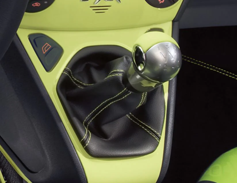 Original Ford Ka Pomo de la palanca de cambios diseño de aluminio con inserción de cuero en color verde Jump. - Image 2
