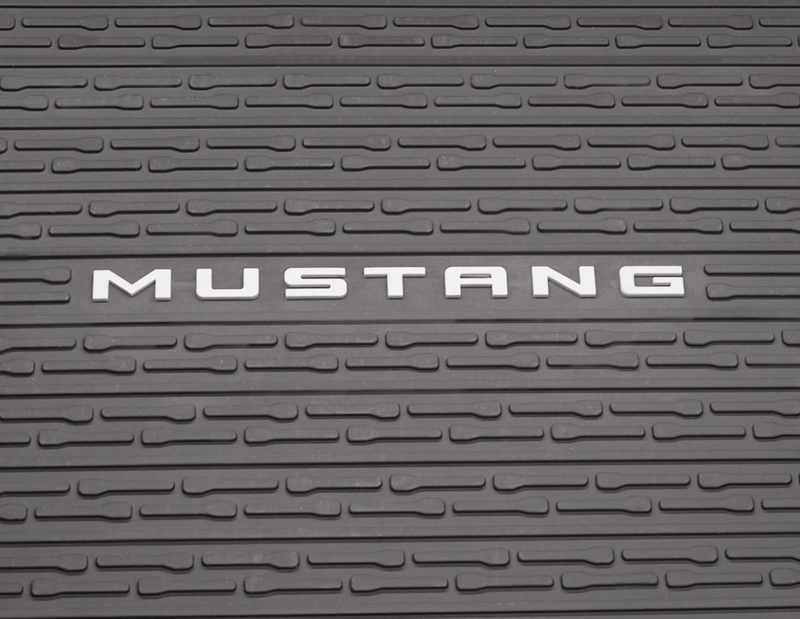 Original Ford Mustang desde 10/2023 Alfombra antideslizante para maletero - Image 5