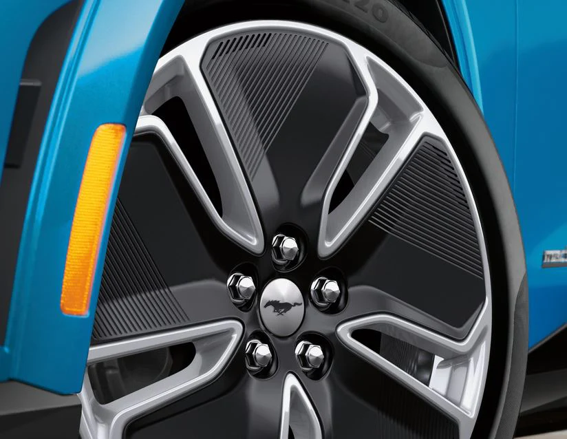 Original Ford Mustang Mach-E desde 07/2020 Embellecedor de rueda Aero 19" - Image 2