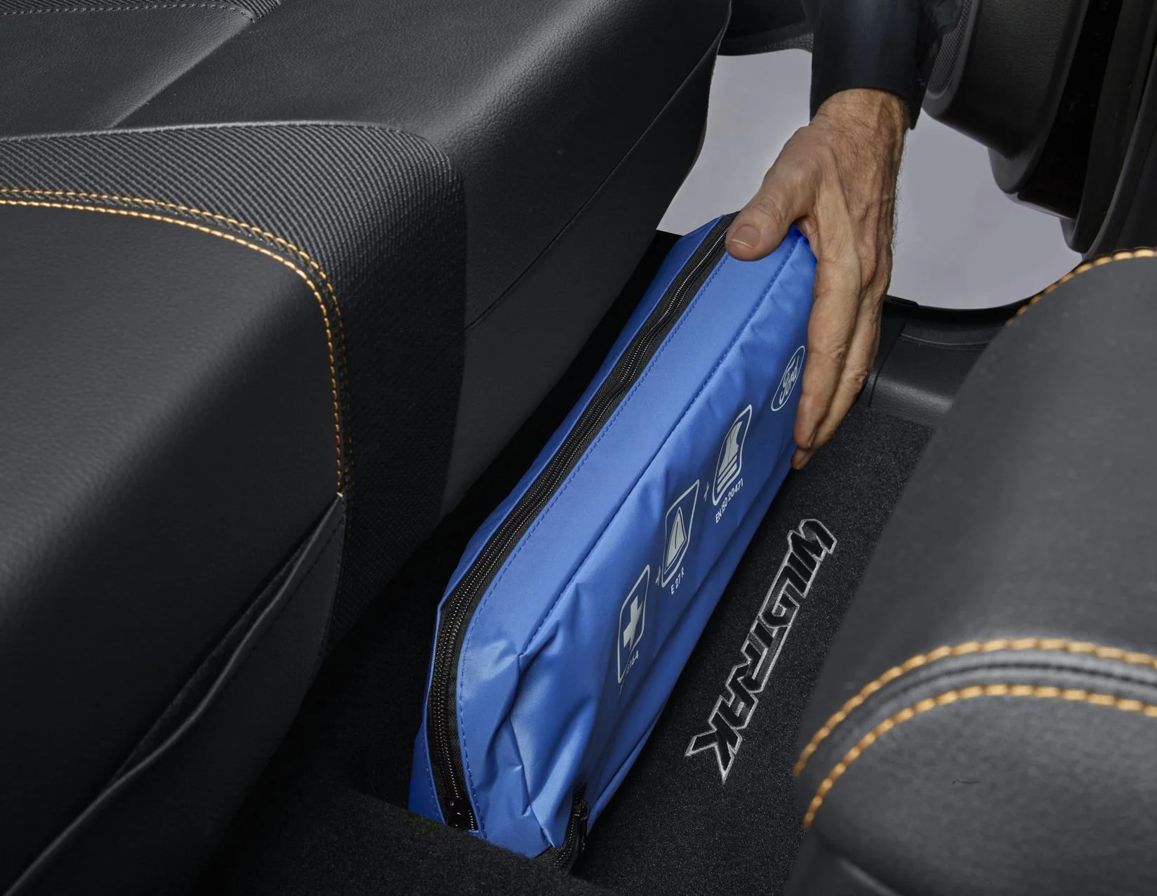 Original Ford Paquete de seguridad premium con bolsa flexible en color azul. - Image 9