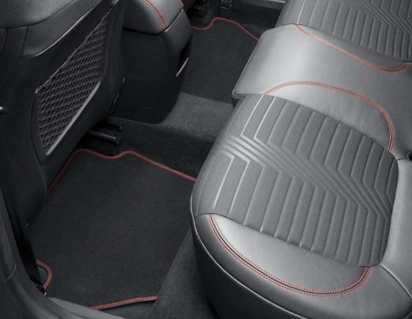 Original Ford Puma 2019+ Alfombrillas contorneadas de velour rojas 2478661 - Image 13