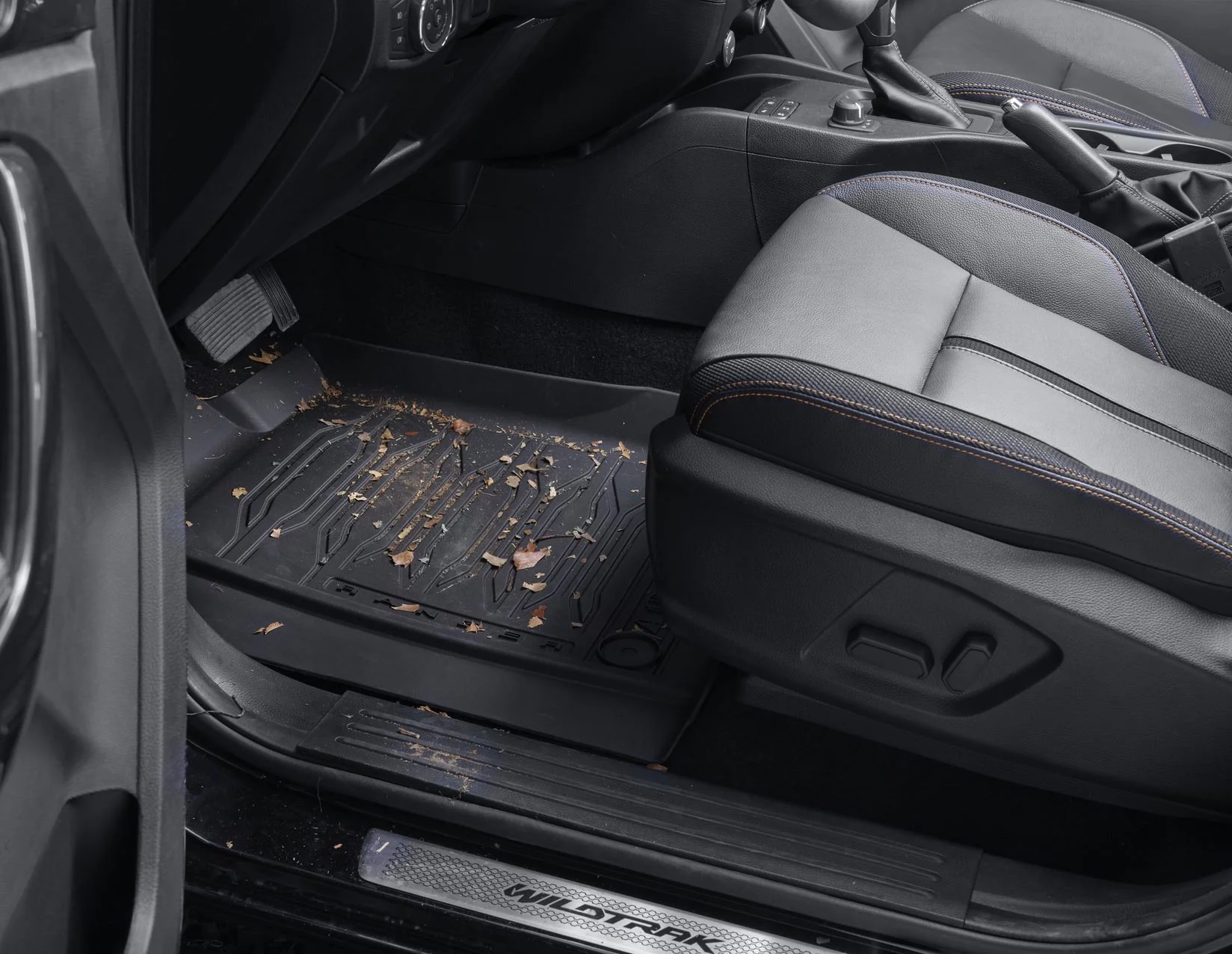 Original Ford Ranger 01/2012-06/2022 Alfombrillas de goma delanteras - Image 3