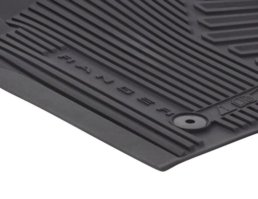 Kit de alfombrillas de goma delanteras y traseras Ranger automática 2022+ negro excepto Raptor y Platinum - Image 13