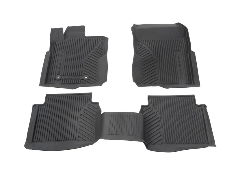 Kit de alfombrillas de goma delanteras y traseras Ranger manual 2022+ negro excepto Raptor y Platinum - Image 11