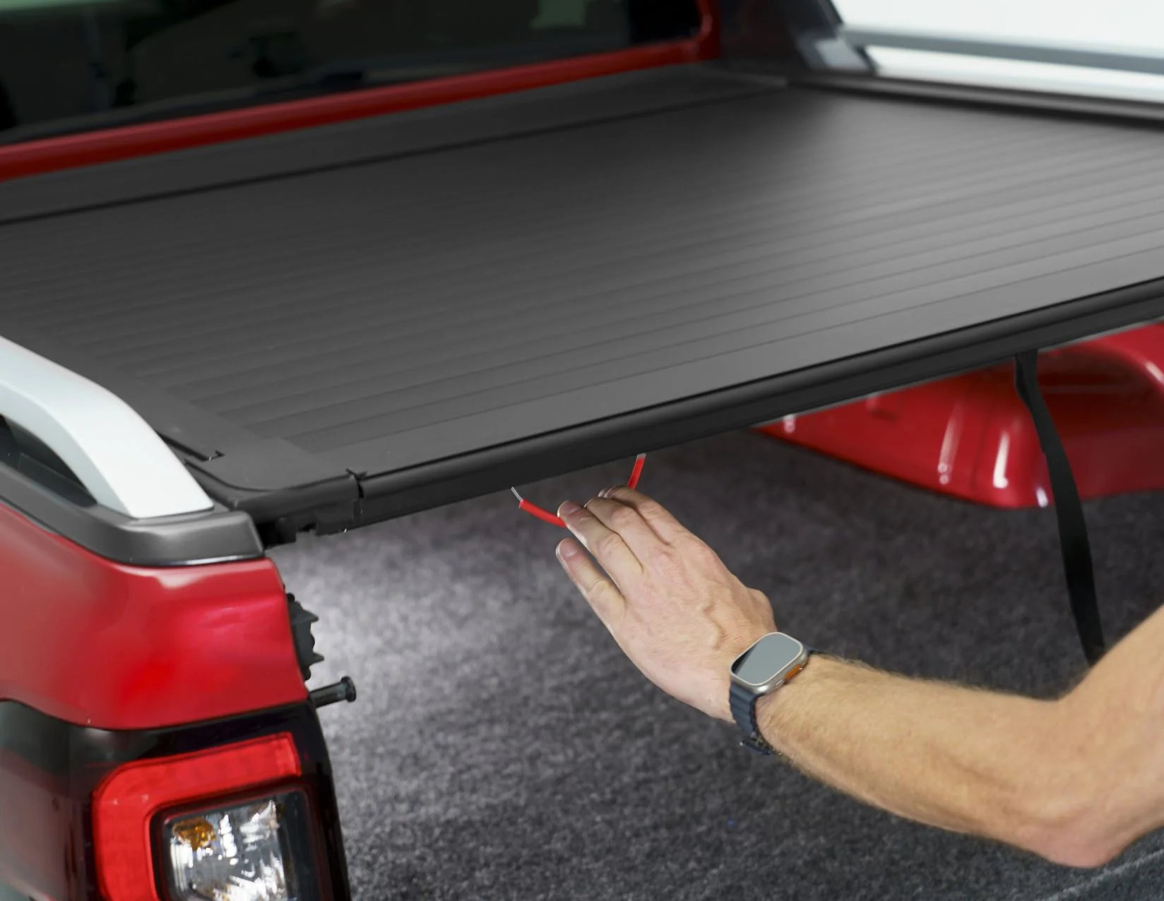 Original Ford Ranger desde 06/2022 Funda de maletero enrollable en color negro - Image 11