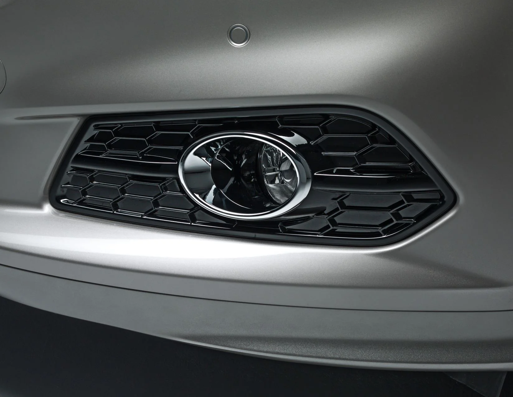 Original Ford S-MAX Alojamientos preformados para faros antiniebla para lado izquierdo.