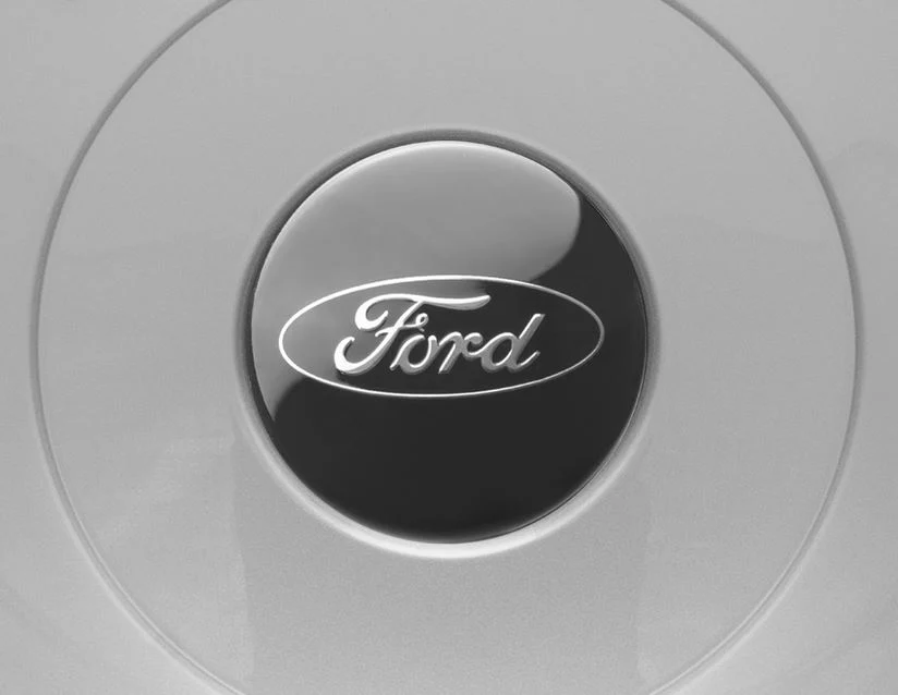Original Ford Ranger 2011-2015 y Transit/Tourneo Connect 2022+ Tapón de cubo en negro 2622487 - Image 6