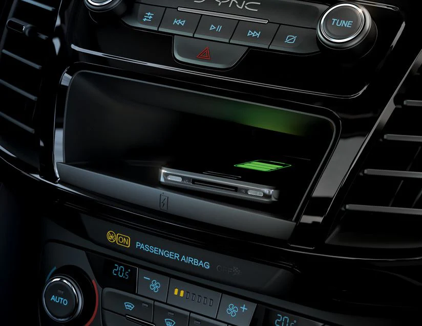 Ford Tourneo/Transit Connect® ACV Kit de carga inalámbrica Qi solución integrada específica para vehículos. - Image 2