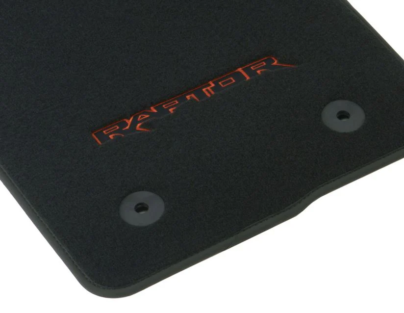 Kit de alfombrillas de moqueta delanteras y traseras Ranger Raptor 2022+ negras con logo rojo - Image 12