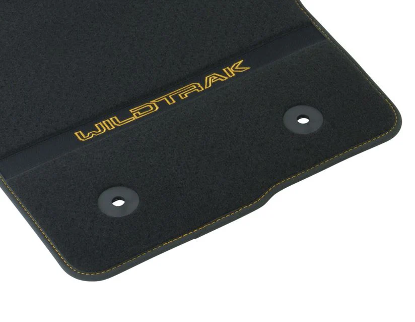 Kit de alfombrillas de moqueta delanteras y traseras Ranger Wildtrak automática 2022+ negro con logo amarillo - Image 11