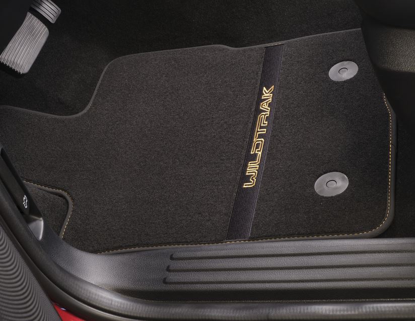 Kit de alfombrillas de moqueta delanteras y traseras Ranger Wildtrak automática 2022+ negro con logo amarillo - Image 13