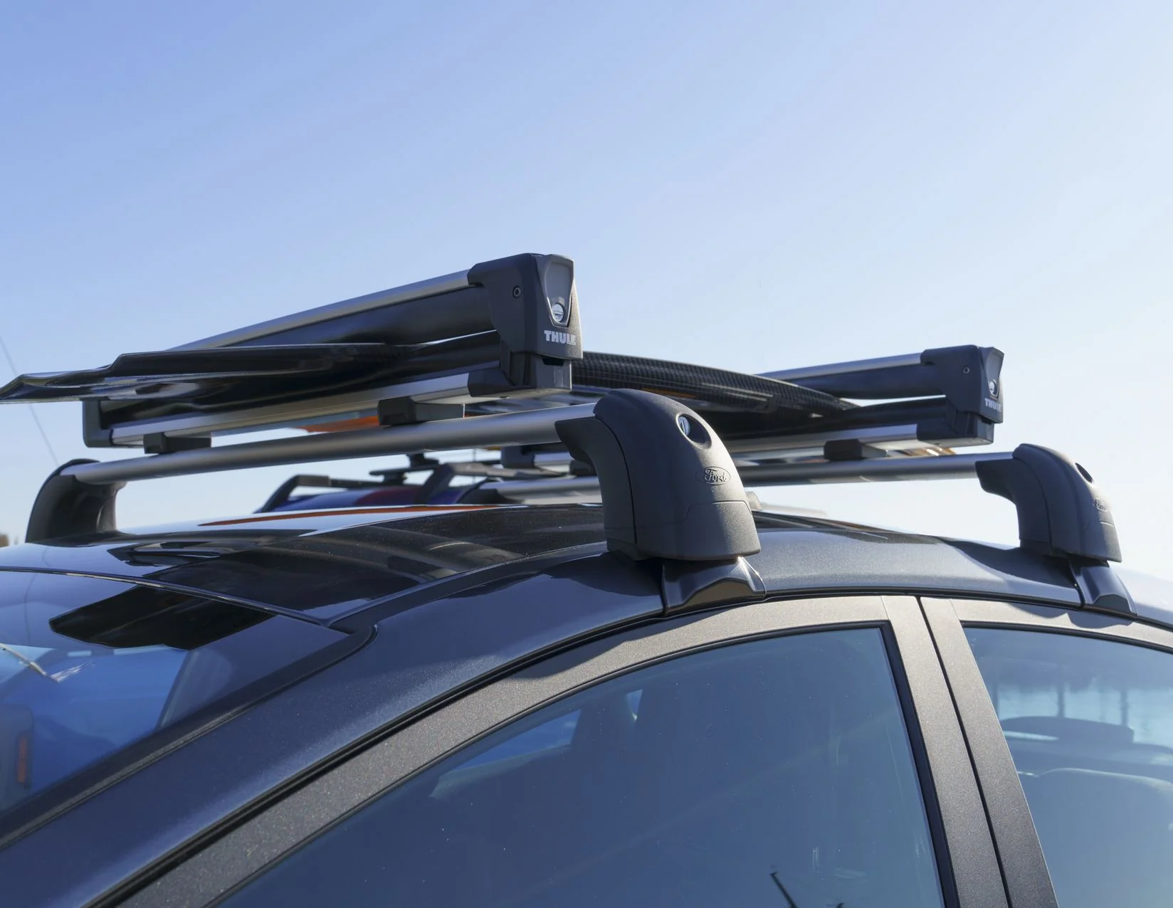 Thule®* Accesorio portaesquís para techo SnowPack 7326. - Image 7