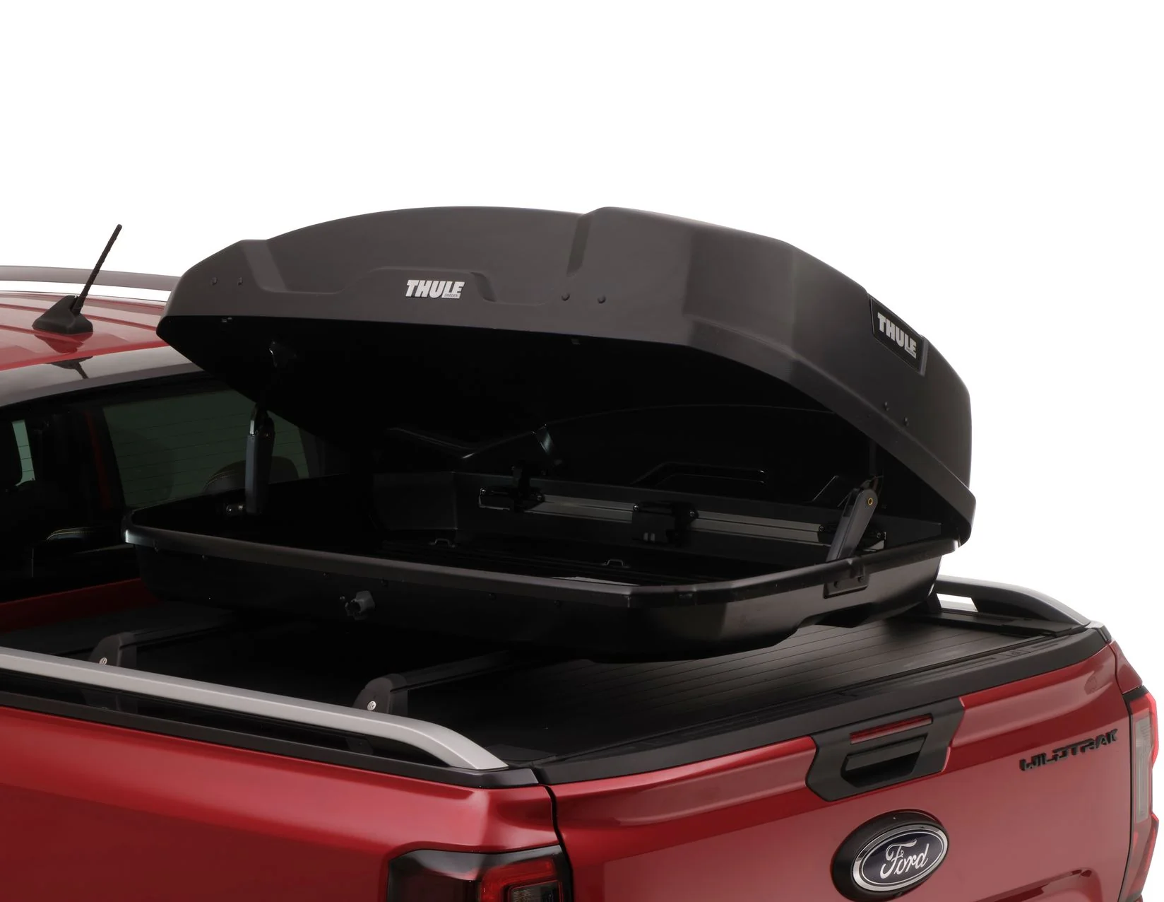 Thule®* Baúl de techo Force XT S, en color negro mate Aeroskin. - Image 15