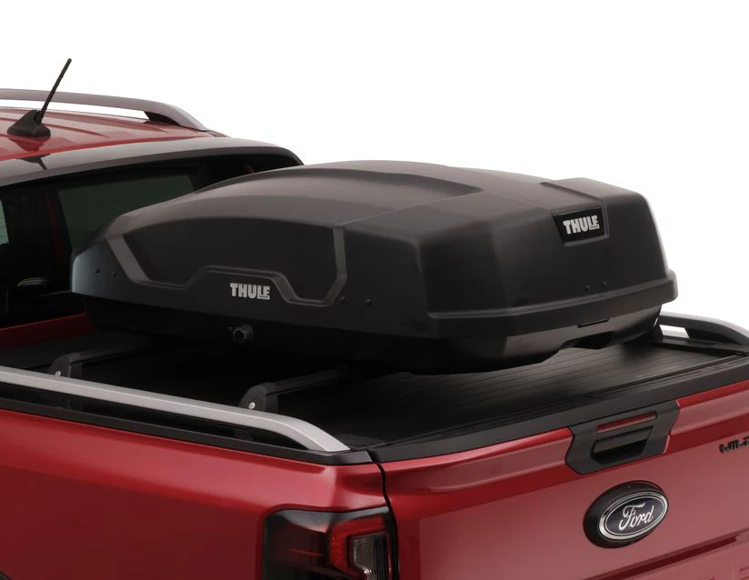 Thule®* Baúl de techo Force XT S, en color negro mate Aeroskin. - Image 29