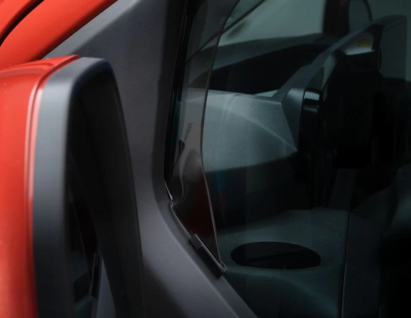 Tourneo/Transit Custom ClimAir®* Deflector de aire para las ventanillas de puertas delanteras - Image 9